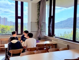 湖光食刻，为明“味”来 | 镜头寻味青岛为明国际部餐厅